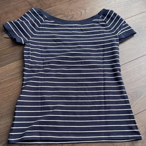 New Tommy Hilfiger Top - Picture 5 of 5